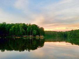 Lake Myers Lakeside Villa 16, sumarhúsabyggð í Mocksville