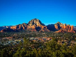 Verde Valley One-Bedroom Park Model Cabin 14, feriepark i Cottonwood