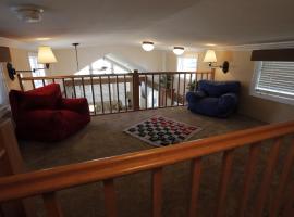 Lake Magic Loft Cottage 11, hotel em Kissimmee