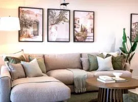 Waterfront Stay at Sunshine Villa