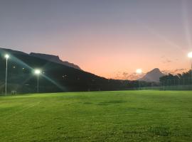 Sunset Paradise, hotel in Kaapstad