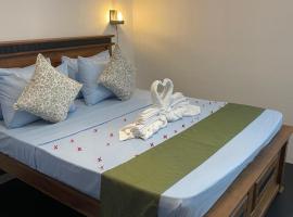 The Pearl Safari Resort, viešbutis mieste Uda Valavė