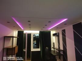 Super studio w centrum miasta, hotel in Otwock