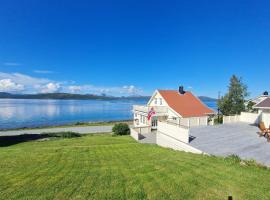 6 person holiday home in Finnsnes-By Traum, hotelli kohteessa Finnsnes