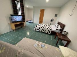 Otrera Transient House, hotel di Sampong