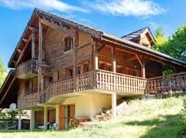 Spacious cottage with view on the Muzelle