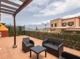 Lightbooking Las Breñas Garden con piscina