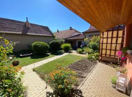 Apartment Anna โรงแรมในŠakvice