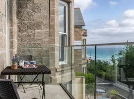 Porthminster View Luxury Sea Views Balcony, Parking, Pool, Spa & Gym