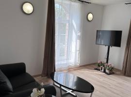 Residence de L'Archeveque, hotel in Villeneuve-lʼArchevêque