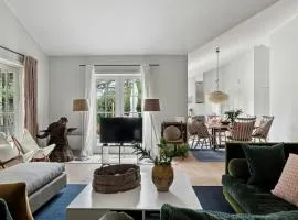 Stylish Summer House Near Tisvilde Beach And Town