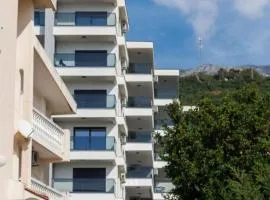 HELEN LUX Apartments