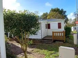 Bungalow confortable près de Saint-Augustin avec piscine