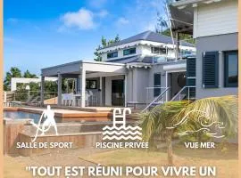 Villa Zabrico - Villa de Prestige - Vue Mer & Lagon 180 - Idéal Groupe x14 - Vacances & Team Building - Salle de Sport - Piscine Privée - Climatisation - Jardin - Terrasse - Barbecue - Pétanque - 10min Plages - Service PREMIUM