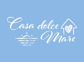 Casa Dolce Mare - trilocale familiare a 50m dal mare, hotel in Marina di Massa