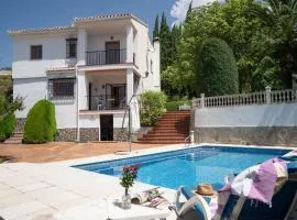 Casa El Pilar con piscina, jardín y barbacoa
