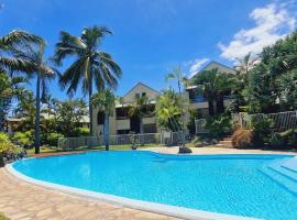 Le Soa - piscine - jardin - parking - clim - wifi, Hotel in Saint-Gilles-les-Bains