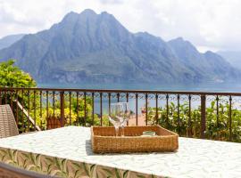 IseoLakeRental - Riva House, Hotel in Riva di Solto