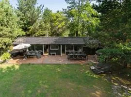 Three-Bedroom Holiday Home In Vig