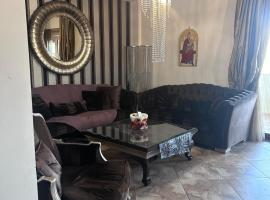 Marsia House, hotel in Vathí