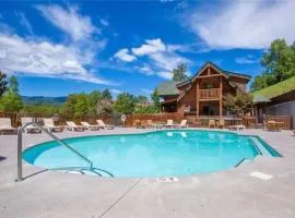 Poolhouse Lodge by American Patriot Getaways