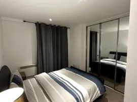 Cosy Waterfront Apartment