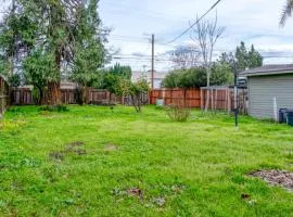 2BR Family Getaway with Yard Kitchen and Parking