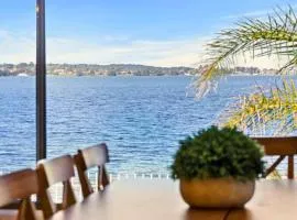Waterfront Bliss Stunning Views with Kayaks