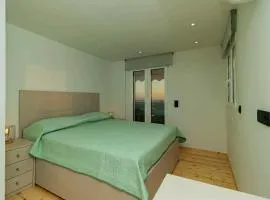 Donikas House