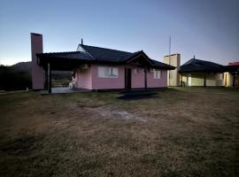 Takua del Lago, hotel en Potrero de los Funes