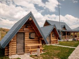 Etno selo Pivska Vila, hotel amb aparcament a Nedajno