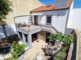 Comfortable rustic house with spacious garden near the beach