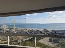 Apartment overlooking the sea