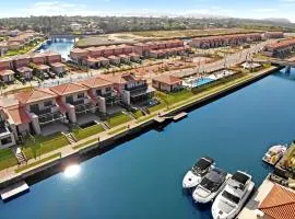 Casa em Condomínio Clube - Ar condicionado - Piscina