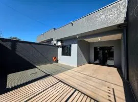 Casa 01 com 2 quartos, churrasqueira 15min centro