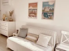 Les Soleillades - T2 cosy pour 4 pers - Piscine, parking privé, à 100m de la plage - LaConciergerieByNina