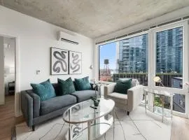 High-Rise 4BR w Views Comfort & Space