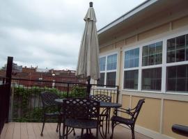 Large New Downtown Loft, hotel in Macon