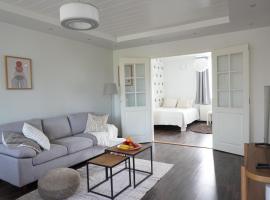 Near Santa Village With Terrace and Free Parking, hotelli Rovaniemellä