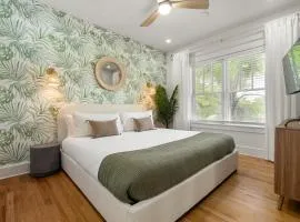 Casita Tropical l Walk to DT l Mins to Beach
