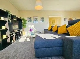 Chic Urban Stay 2BR with parking- BEL4