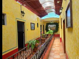 Hotel Sauces Celaya, hotel v destinaci Celaya