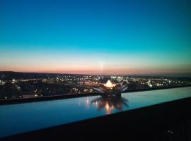 IKONA BAŁTYKU - 28th Top Floor - 360 PANORAMA PENTHOUSE - Sea Towers, lomakeskus kohteessa Gdynia