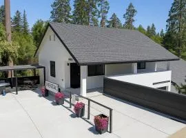 The White House Coveted Triplex Near Lake