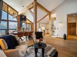 Luxury Penthouse - Panoramic Views, Walkway Balcony, Private Floor, hotel en Courchevel