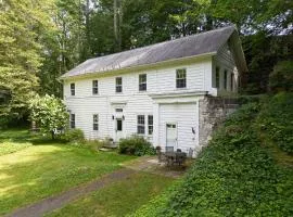 Berkshire Vacation Rentals 1900s Factory Turned Modern Berkshires Retreat