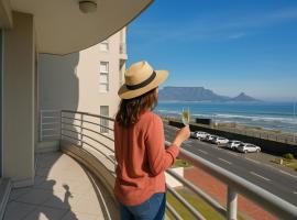 The Bay Oceanfront 2 Bedroom Stay with Pool, khách sạn ở Bloubergstrand