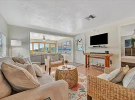 Watch the dolphins Waterview 2-bed Heated pool