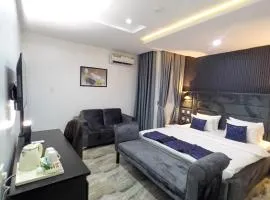 Zustel Hotel and Suites
