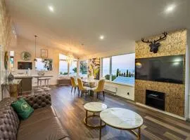 Home with Stunning Sea Views
